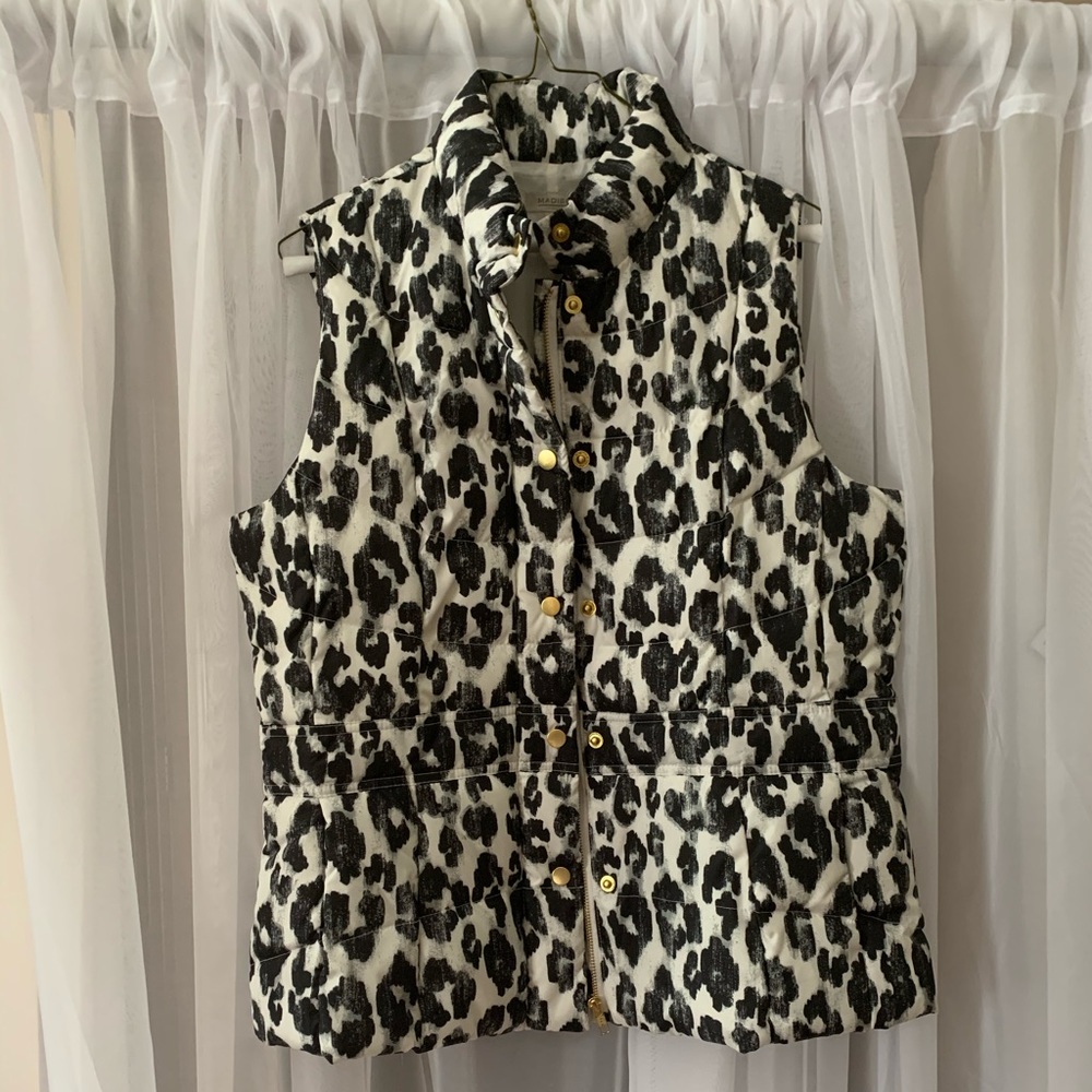 Selling a nice festive Vest👀